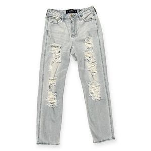 Hollister Distressed Ultra High Rise Mom Jean Size 27